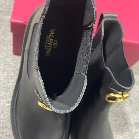 Valentino - Picture 3 of 9